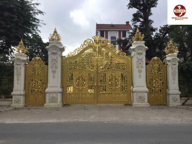 Cổng nhôm đúc hoàng gia