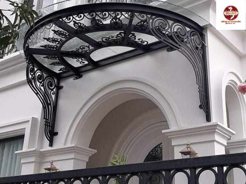 mái kính sắt mỹ thuật nhà phố