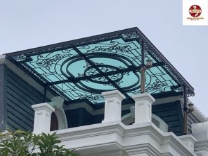 mái sảnh kính sắt mỹ thuật