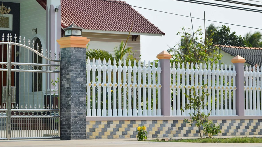 Hàng rào sắt hộp phù hợp cho biệt thự