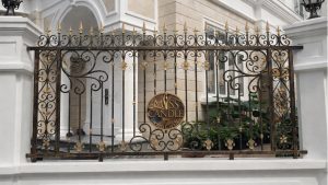 Mẫu hàng rào mỹ thuật có chông