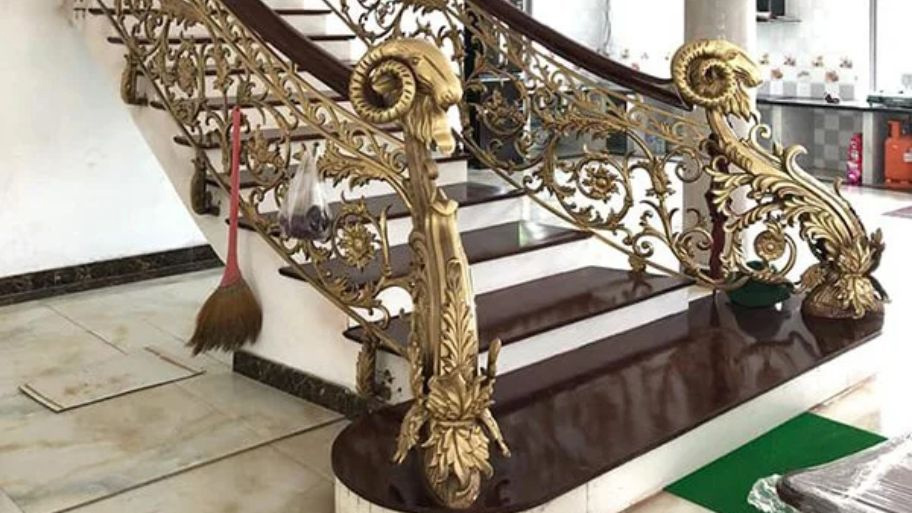 Mẫu trụ cầu thang nhôm đúc đẹp